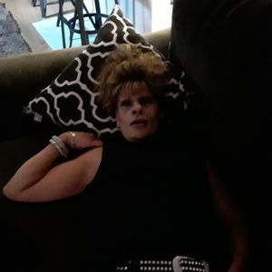 Meet your Posher, Bobbie